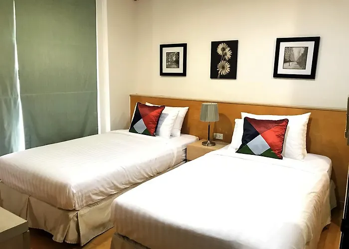 Twin Peaks Sukhumvit 4*