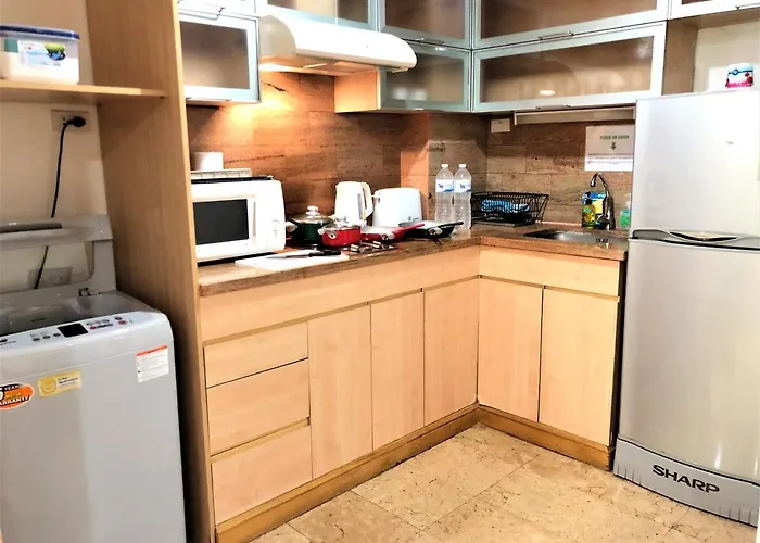 Twin Peaks Sukhumvit Hotel 4*