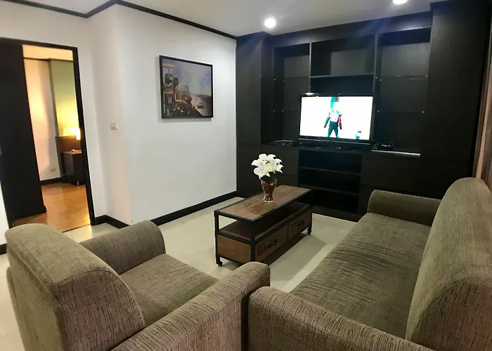 Twin Peaks Sukhumvit 4*